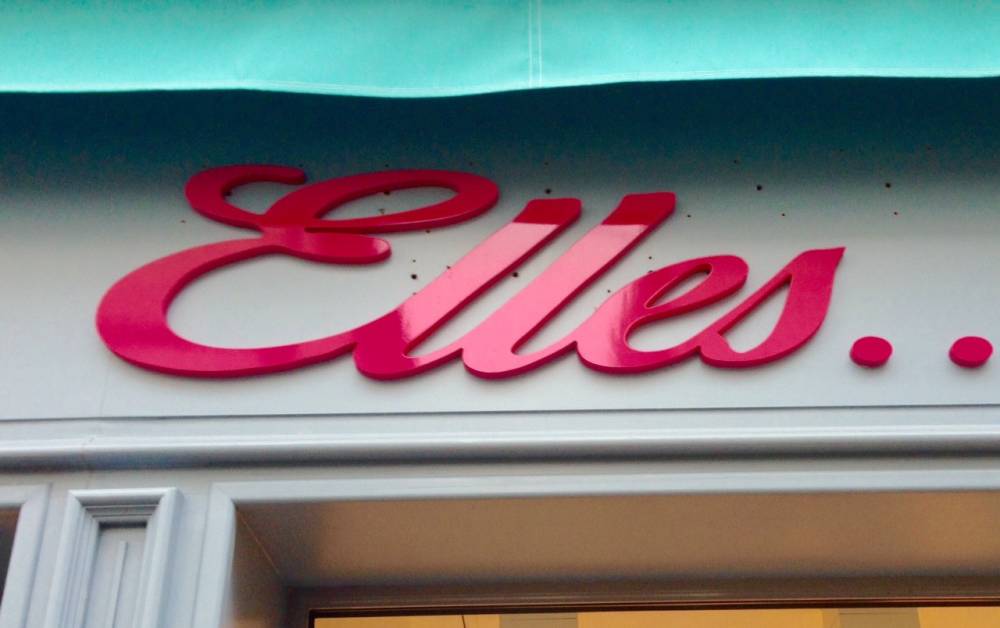 ELLES-PVC-RELIEF